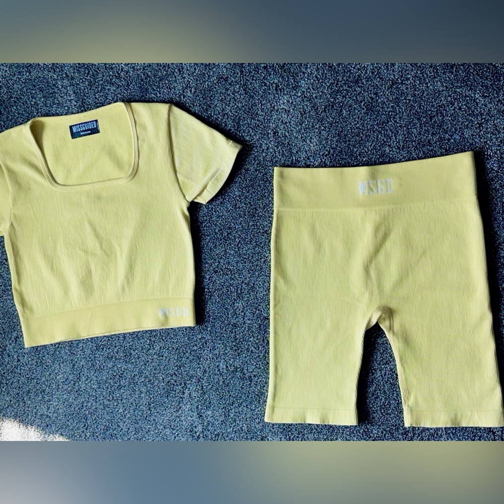 MISGUIDED Yellow Short Sleeve Top and Biker Shorts Set!
MEDIUM